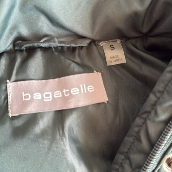 Bagatelle Women's Sleeveless Green Puffer Vest Zip Front Faux Fur Hood sz Small - Picture 3 of 6